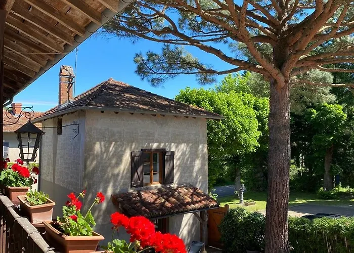 Maison De Charme, Maison Carree