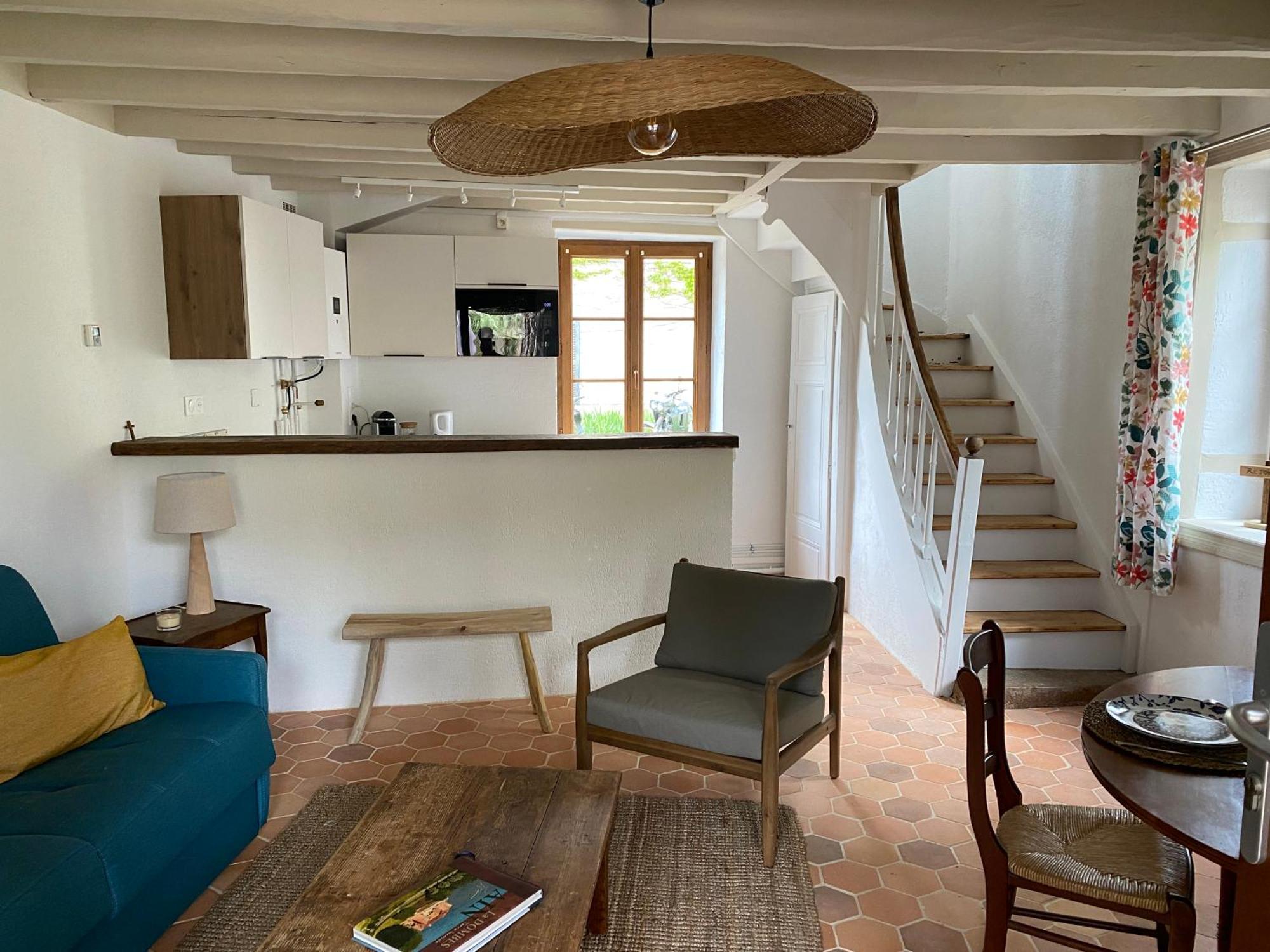 Maison De Charme, Maison Carree Joyeux